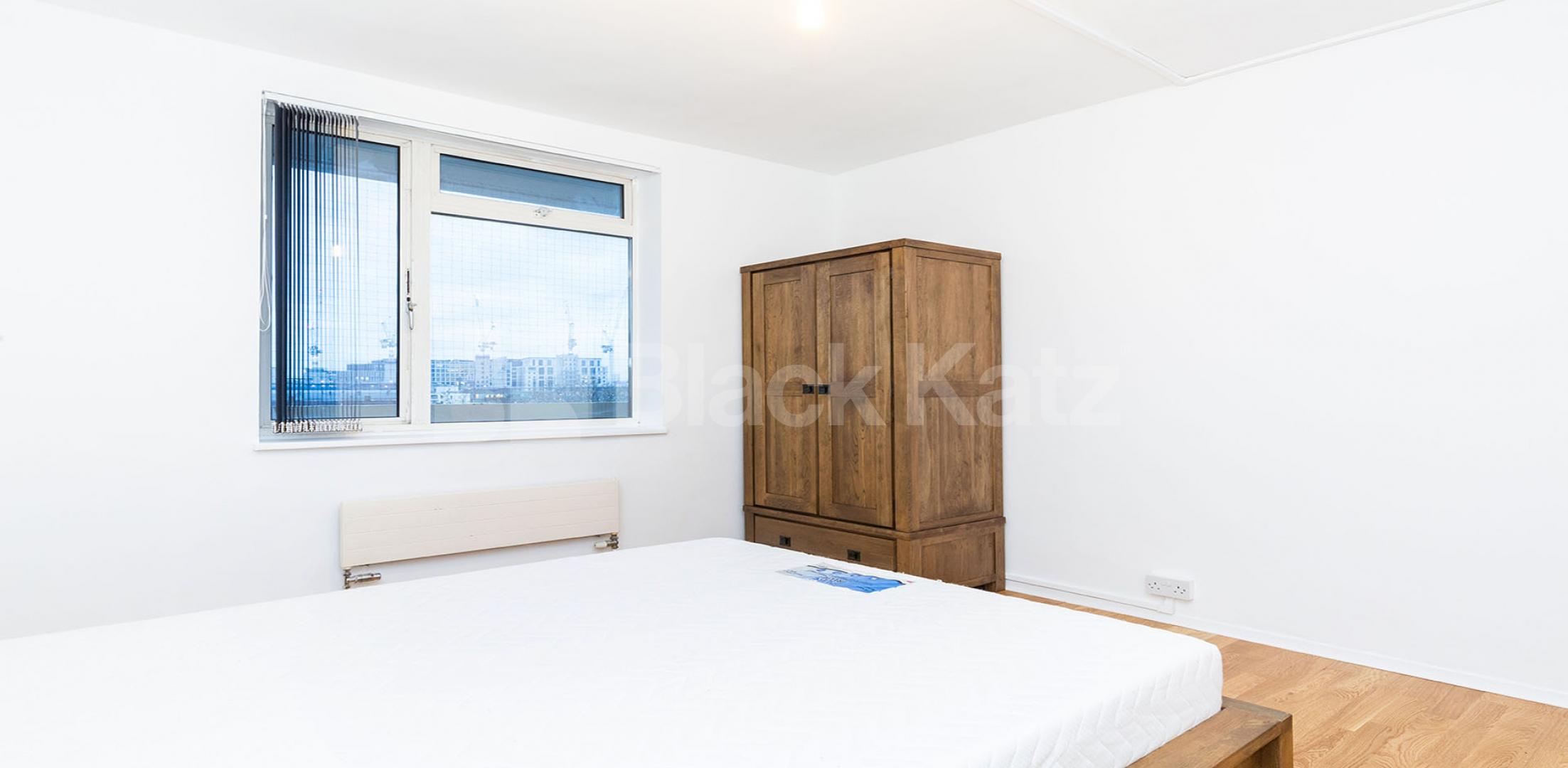 			NEWLY RENOVATED, 3 Bedroom, 1 bath, 1 reception Apartment			 Collier Street, KINGS CROSS / ISLINGTON